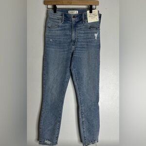 abercrombie fitch 27 / 4 Short The Super Skinny Ankle Distressed Jeans CP